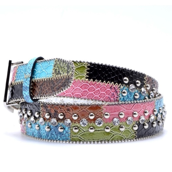 NWOT Guess ‘Calico Patchwork’ Rhinestone Studded Snakeskin Belt Small - Picture 16 of 16